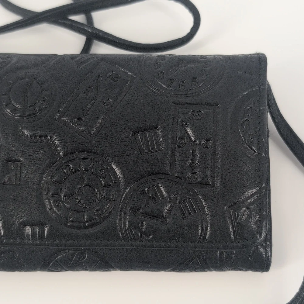 Wilson's Leather Crossbody Wallet Great Condition !